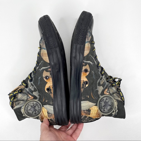 CONVERSE X DC COMICS Batman Bat Signal High Top Chuck Taylor Sneakers - Picture 6 of 15